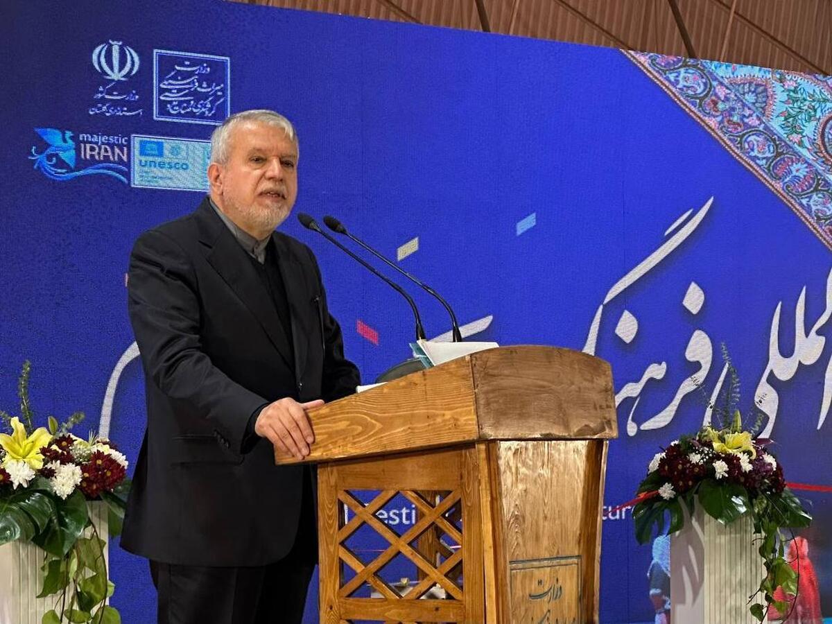 گلستان سرزمین رمز‌ها و رازهاست و می‌تواند الگوی وحدت ملی برای ایران باشد