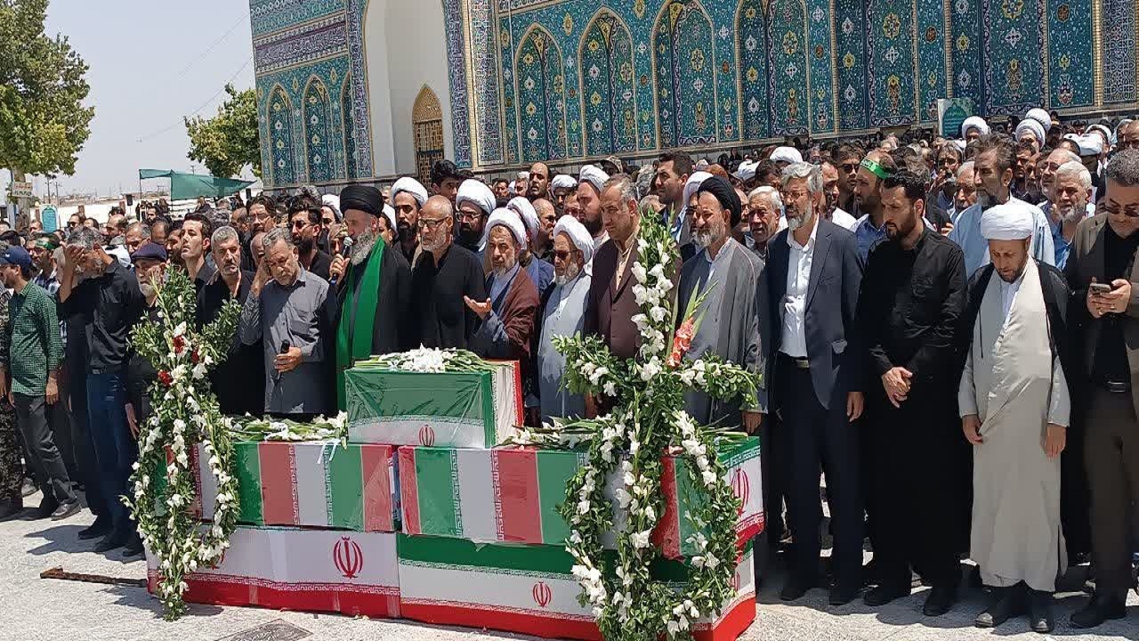مراسم باشکوه تشییع پیکر خانواده ۵ نفره شهید نیازمند در گنبدکاووس