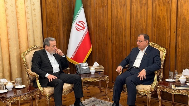 تأکید بر نقش دیپلماسی در حل چالش‌های انرژی و محیط‌زیست گلستان در دیدار استاندار با وزیر امور خارجه